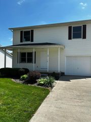 99 1st Street SW, Pataskala, OH 43062