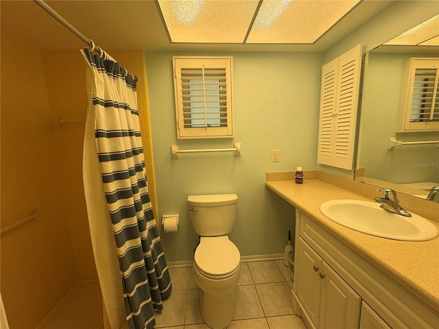3636 VILLAGE GREEN DR 304, Sarasota, FL 34239