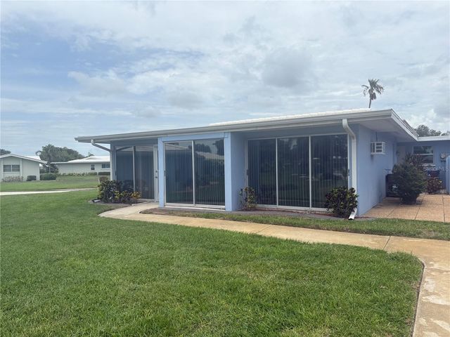 3636 VILLAGE GREEN DR 304, Sarasota, FL 34239