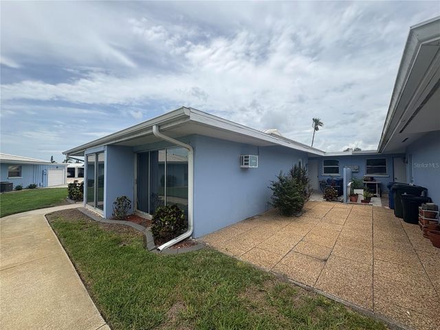 3636 VILLAGE GREEN DR 304, Sarasota, FL 34239