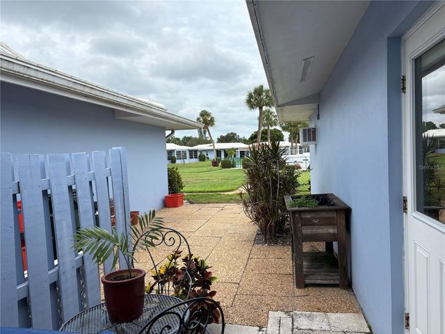 3636 VILLAGE GREEN DR 304, Sarasota, FL 34239
