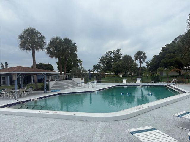 3636 VILLAGE GREEN DR 304, Sarasota, FL 34239