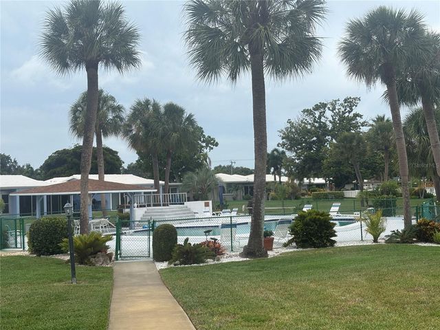 3636 VILLAGE GREEN DR 304, Sarasota, FL 34239