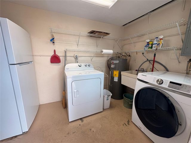 3636 VILLAGE GREEN DR 304, Sarasota, FL 34239