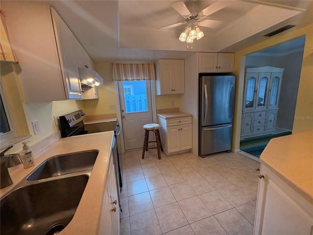 3636 VILLAGE GREEN DR 304, Sarasota, FL 34239