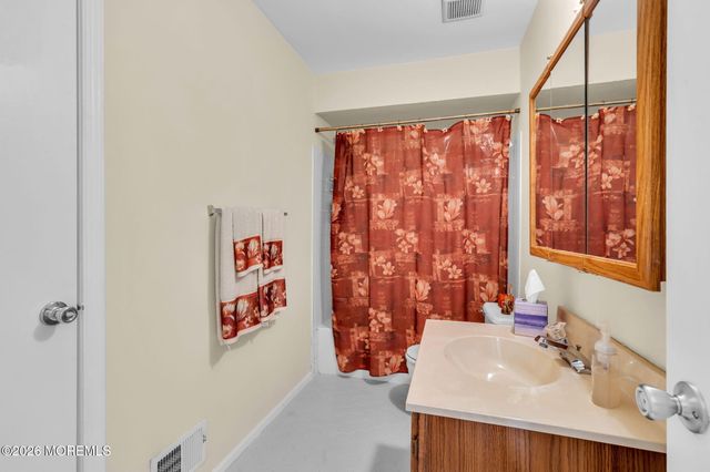 40 Independence Court, Jackson, NJ 08527