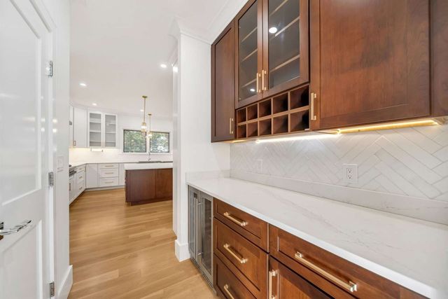 311 Dedham Ave, Needham, MA 02492