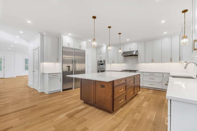 311 Dedham Ave, Needham, MA 02492