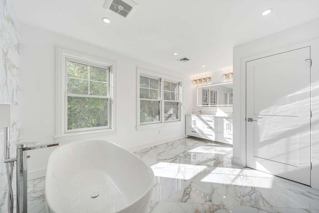 311 Dedham Ave, Needham, MA 02492