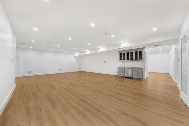 311 Dedham Ave, Needham, MA 02492