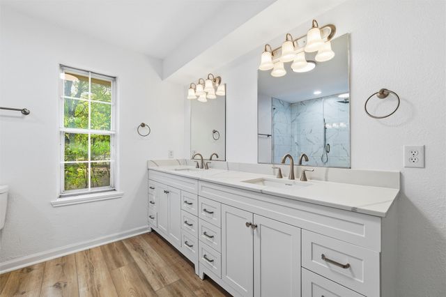 5030 Diamond Creek Drive, Midlothian, TX 76065