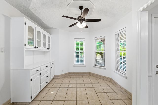 5030 Diamond Creek Drive, Midlothian, TX 76065