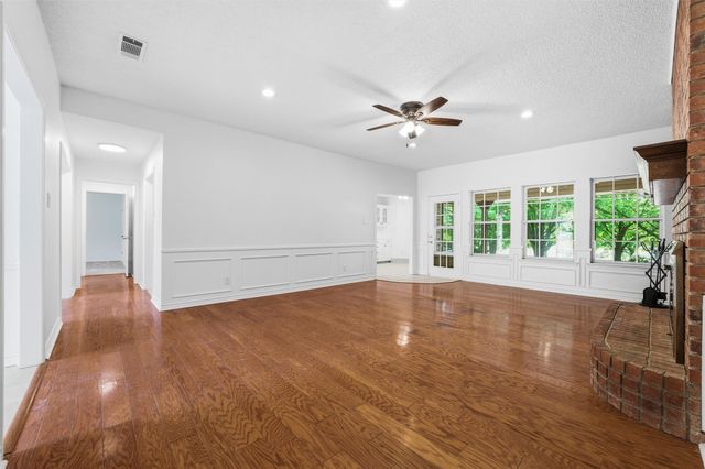 5030 Diamond Creek Drive, Midlothian, TX 76065
