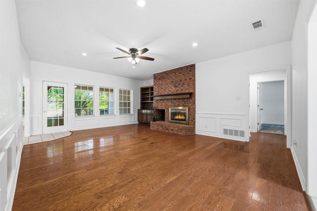 5030 Diamond Creek Drive, Midlothian, TX 76065