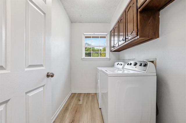 5030 Diamond Creek Drive, Midlothian, TX 76065