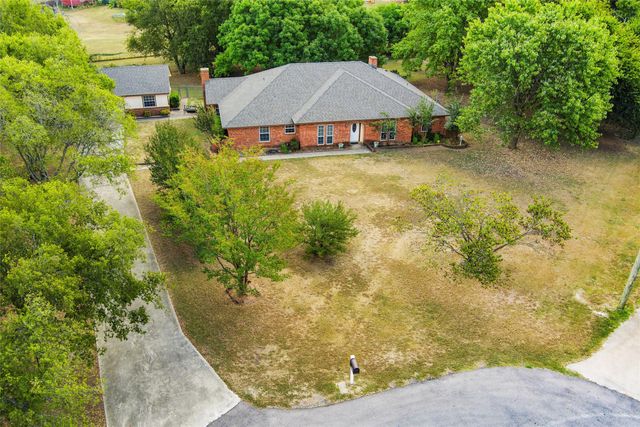 5030 Diamond Creek Drive, Midlothian, TX 76065