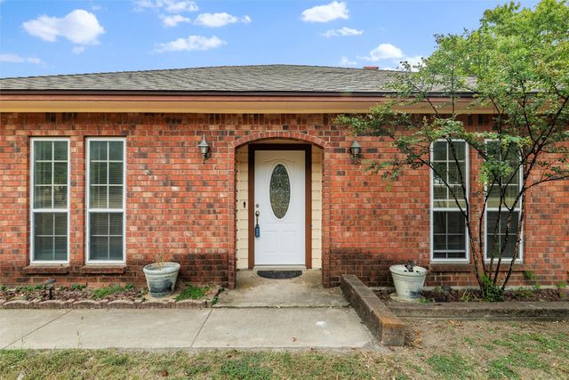5030 Diamond Creek Drive, Midlothian, TX 76065