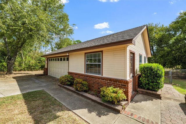 5030 Diamond Creek Drive, Midlothian, TX 76065
