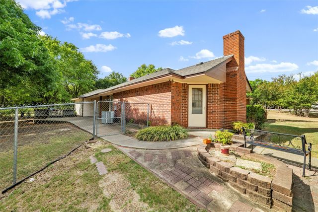 5030 Diamond Creek Drive, Midlothian, TX 76065