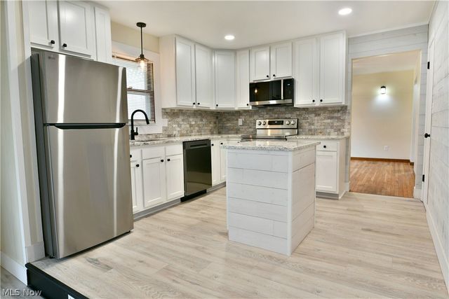 928 Bedford Road, Brookfield, OH 44438