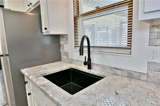 928 Bedford Road, Brookfield, OH 44438