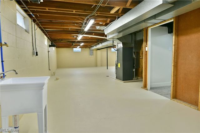 928 Bedford Road, Brookfield, OH 44438