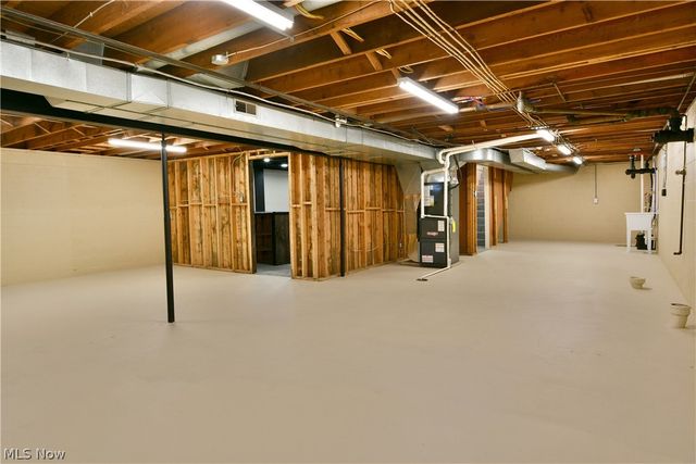 928 Bedford Road, Brookfield, OH 44438