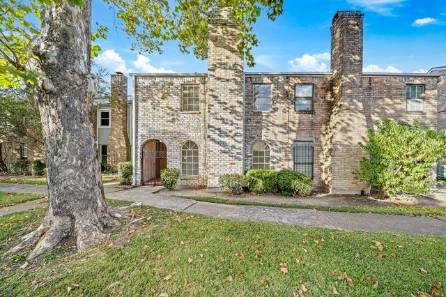 8726 Wilcrest Drive 8726, Houston, TX 77099