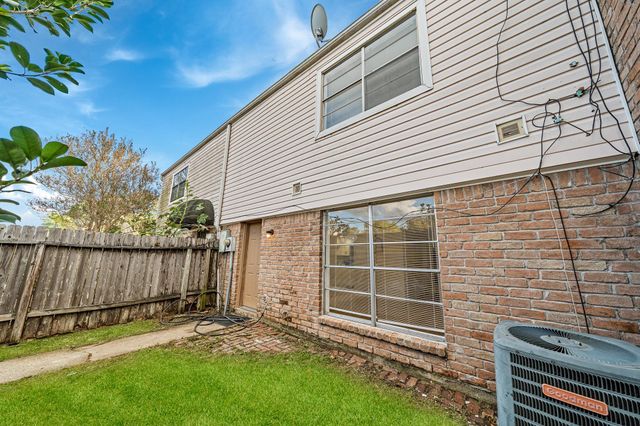 8726 Wilcrest Drive 8726, Houston, TX 77099