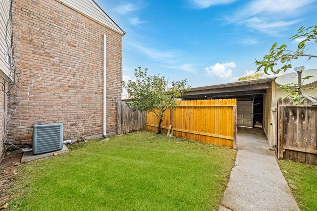 8726 Wilcrest Drive 8726, Houston, TX 77099