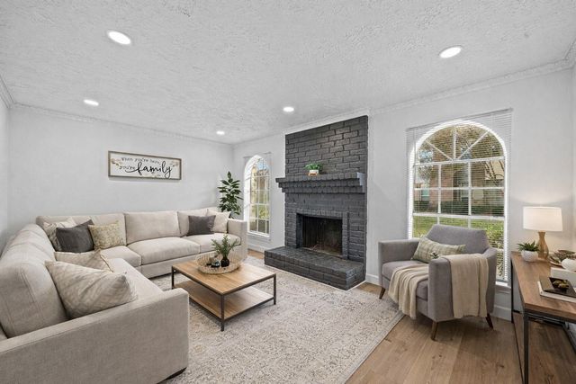 8726 Wilcrest Drive 8726, Houston, TX 77099