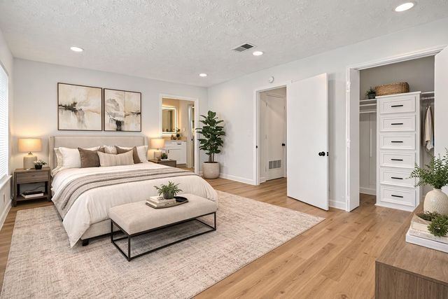 8726 Wilcrest Drive 8726, Houston, TX 77099