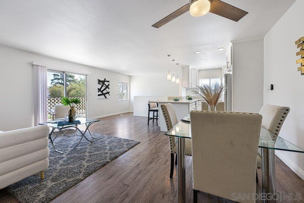 Image 10 of property listing at 9786 Caminito Bolsa, San Diego, CA 92129