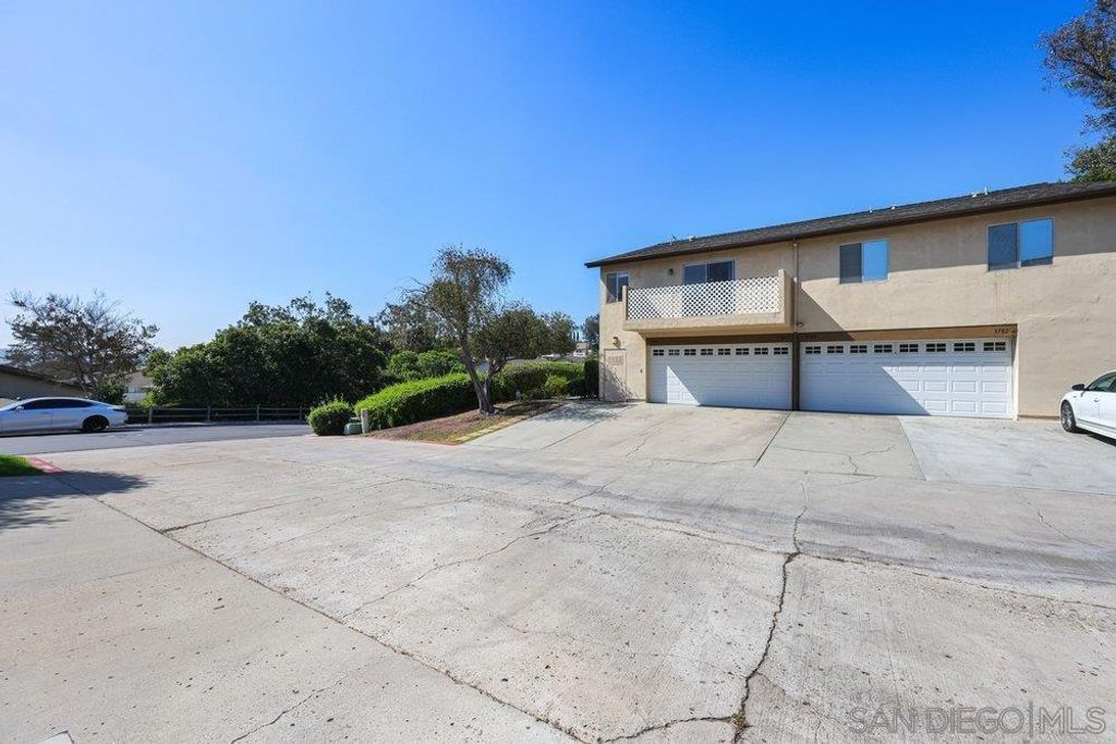 Image 23 of property listing at 9786 Caminito Bolsa, San Diego, CA 92129