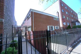 6122 N Winthrop Avenue B, Chicago, IL 60660