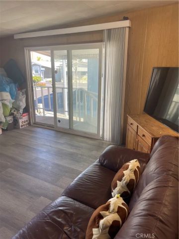 15621 Beach, Westminster, CA 92683