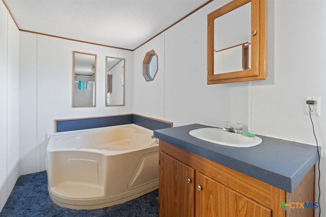 465 Catfish Lane, Lockhart, TX 78644