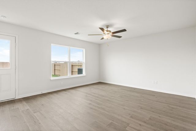 10117 Throttle Lane, Fort Worth, TX 76131