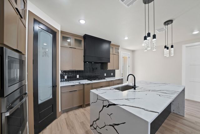 2809 NW 16th Street, Fort Worth, TX 76106