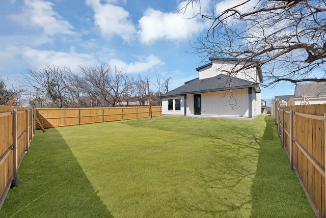 2809 NW 16th Street, Fort Worth, TX 76106