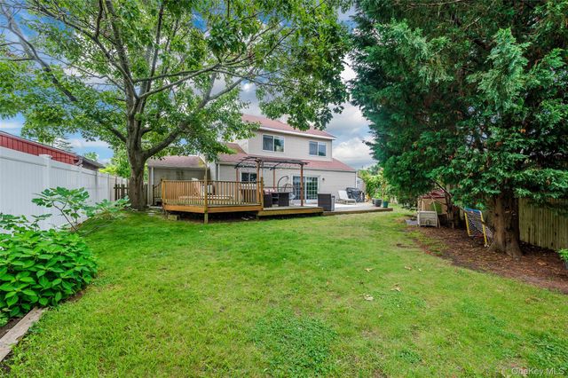 2860 Sunnybrook Drive W, Oceanside, NY 11572