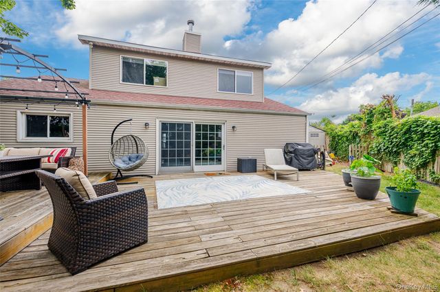 2860 Sunnybrook Drive W, Oceanside, NY 11572
