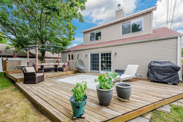 2860 Sunnybrook Drive W, Oceanside, NY 11572