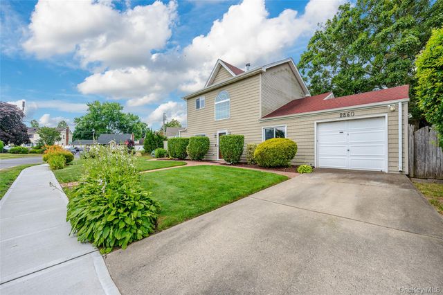 2860 Sunnybrook Drive W, Oceanside, NY 11572
