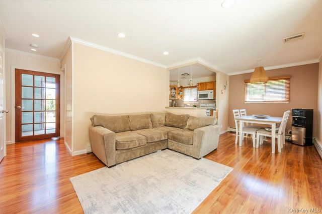 2860 Sunnybrook Drive W, Oceanside, NY 11572