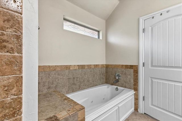 3833 DOVE Avenue, Harrah, OK 73045