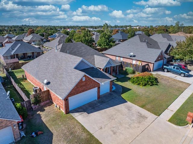 3833 DOVE Avenue, Harrah, OK 73045