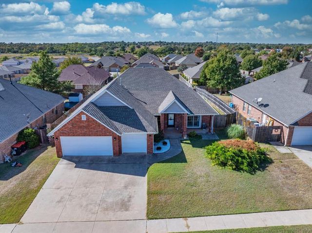 3833 DOVE Avenue, Harrah, OK 73045
