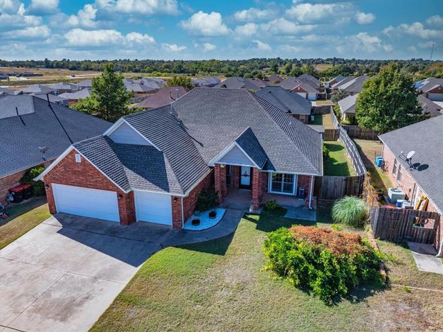 3833 DOVE Avenue, Harrah, OK 73045