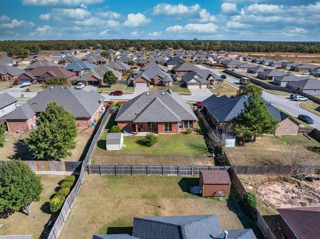 3833 DOVE Avenue, Harrah, OK 73045